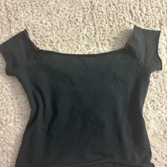 Brandy melville 44 black off the shoulder top - Picture 2 of 3